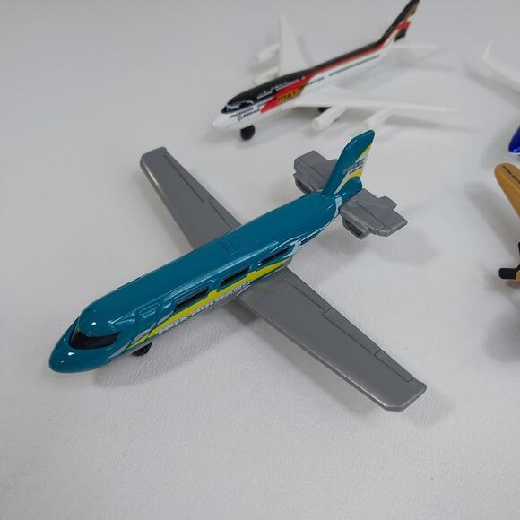 Matchbox Lot Of 4 Aircraft Airplanes - Picture 2 of 5